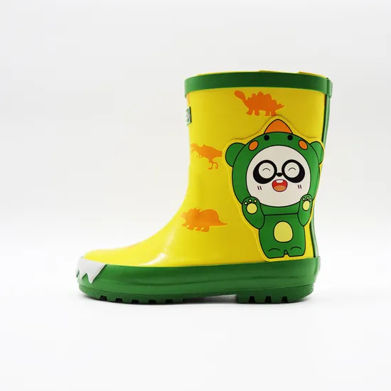 sepatu-boot-karet-anak-untuk-perlindungan-saat-hujan