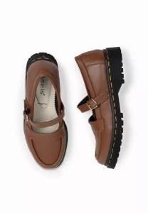 sepatu-seis-clover-dan-docmart-wanita-pilihan-stylish-dan-nyaman