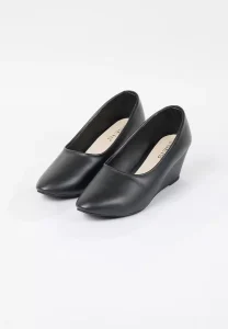 sepatu-seis-vancy-wedges-pilihan-stylish-dan-nyaman-untuk-penampilan-anda