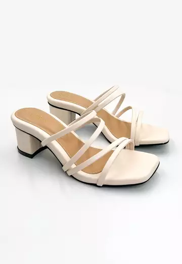 review-sepatu-sandal-wanita-patris-clara-dan-heels-elegan