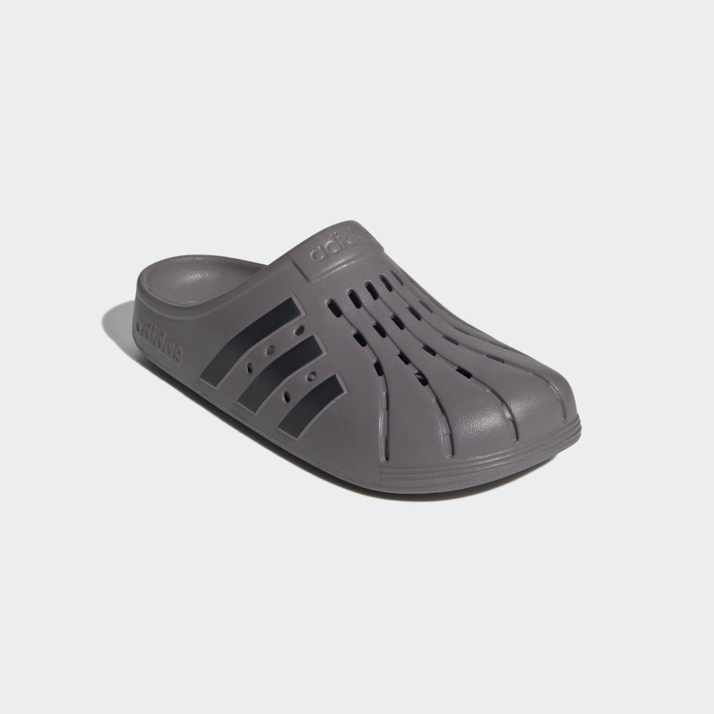 sandal-cowok-adilette-clogs-pilihan-nyaman-dan-stylish