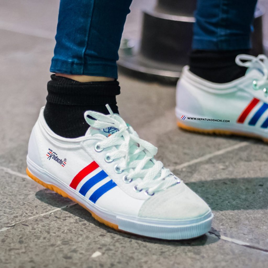 sepatu-kodachi-capung-sneakers-8111-desain-modern-dan-nyaman