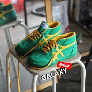 sepatu-kodachi-kuning-hijau-desain-menarik-dan-nyaman-digunakan
