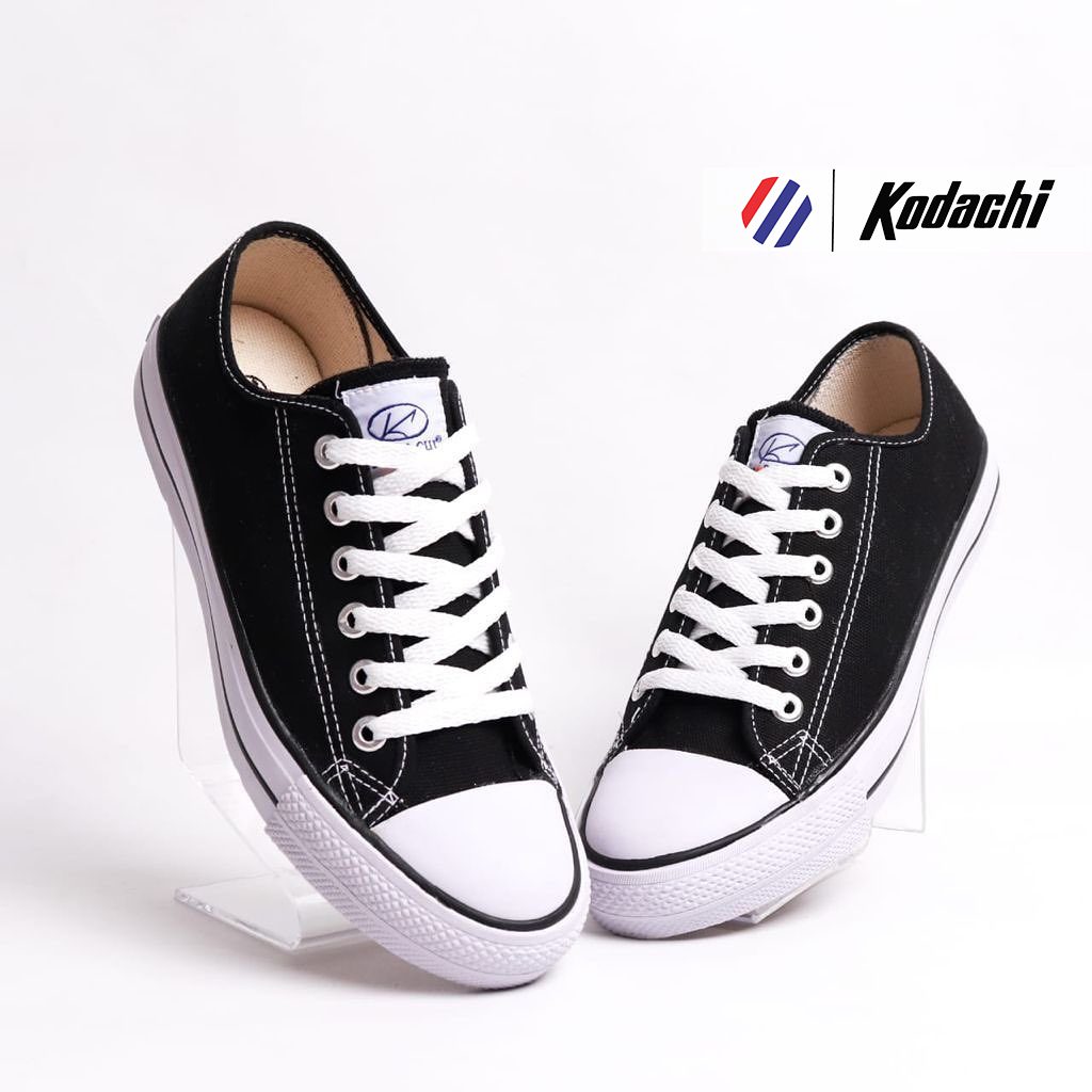 sepatu-kodachi-university-low-hitam-putih-desain-elegan-dan-nyaman